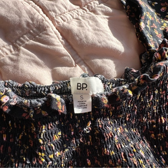 Cute Nordstrom Top - Picture 4 of 6